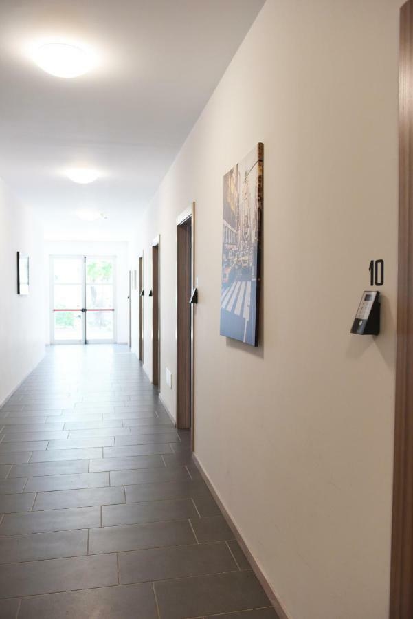 Mary'S Rooms & Apartments โบลซาโน ภายนอก รูปภาพ