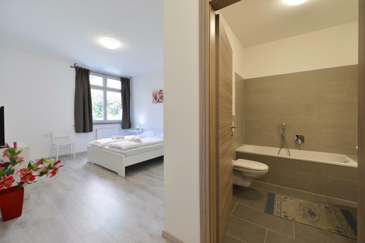 Mary'S Rooms & Apartments โบลซาโน ภายนอก รูปภาพ